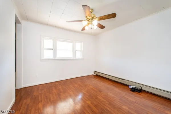 $1,900 | 18 Pulaski Street, Unit 2, Bloomfield, NJ 07003