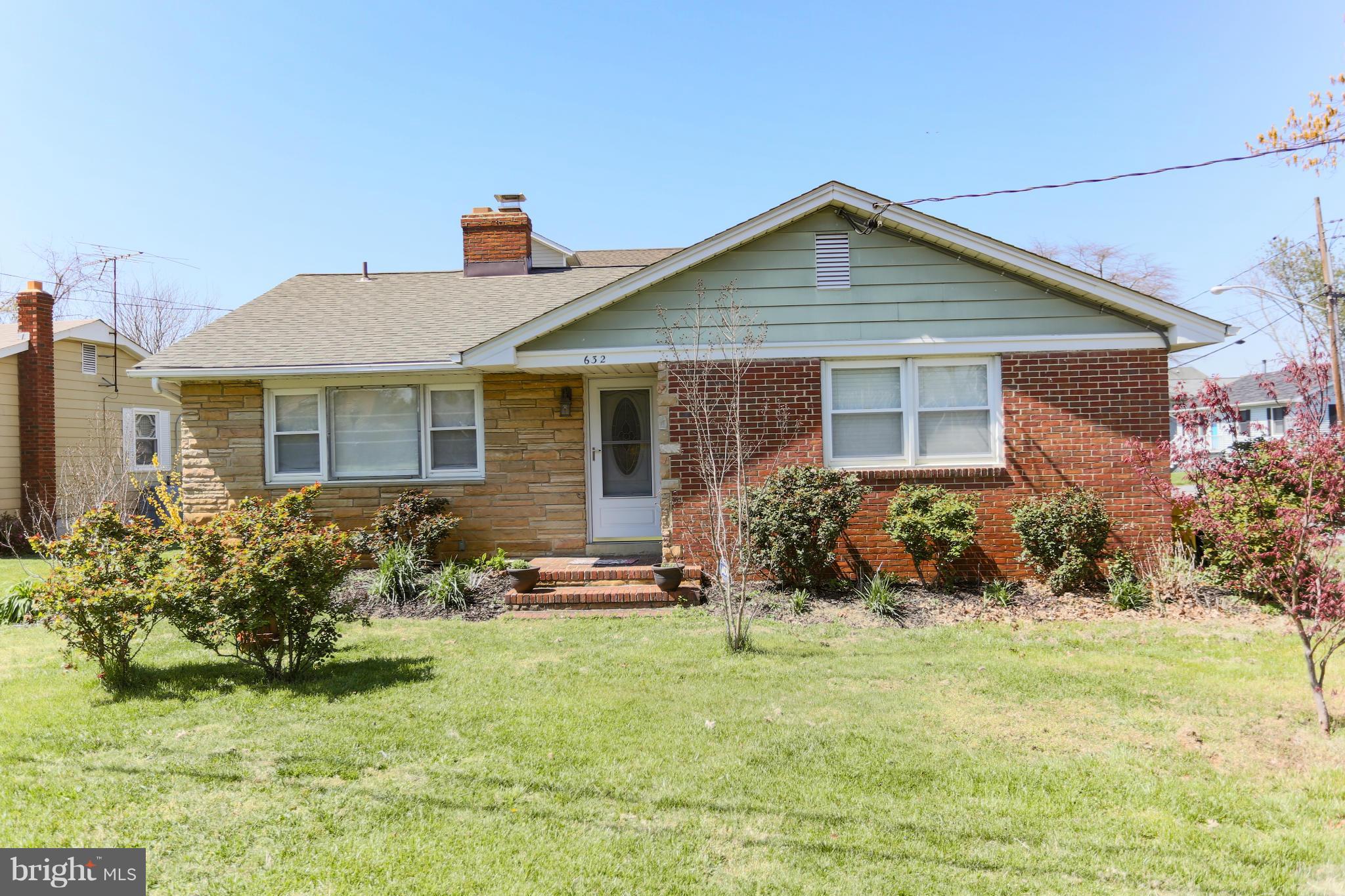 632 Londontown Road Edgewater, MD 21037 - Photo 1 of 28 a view of a house with a yard