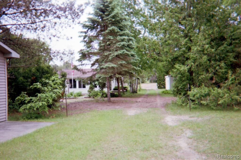 4244 North Lakeshore Road Deckerville, MI 48427 - Photo 26 of 47