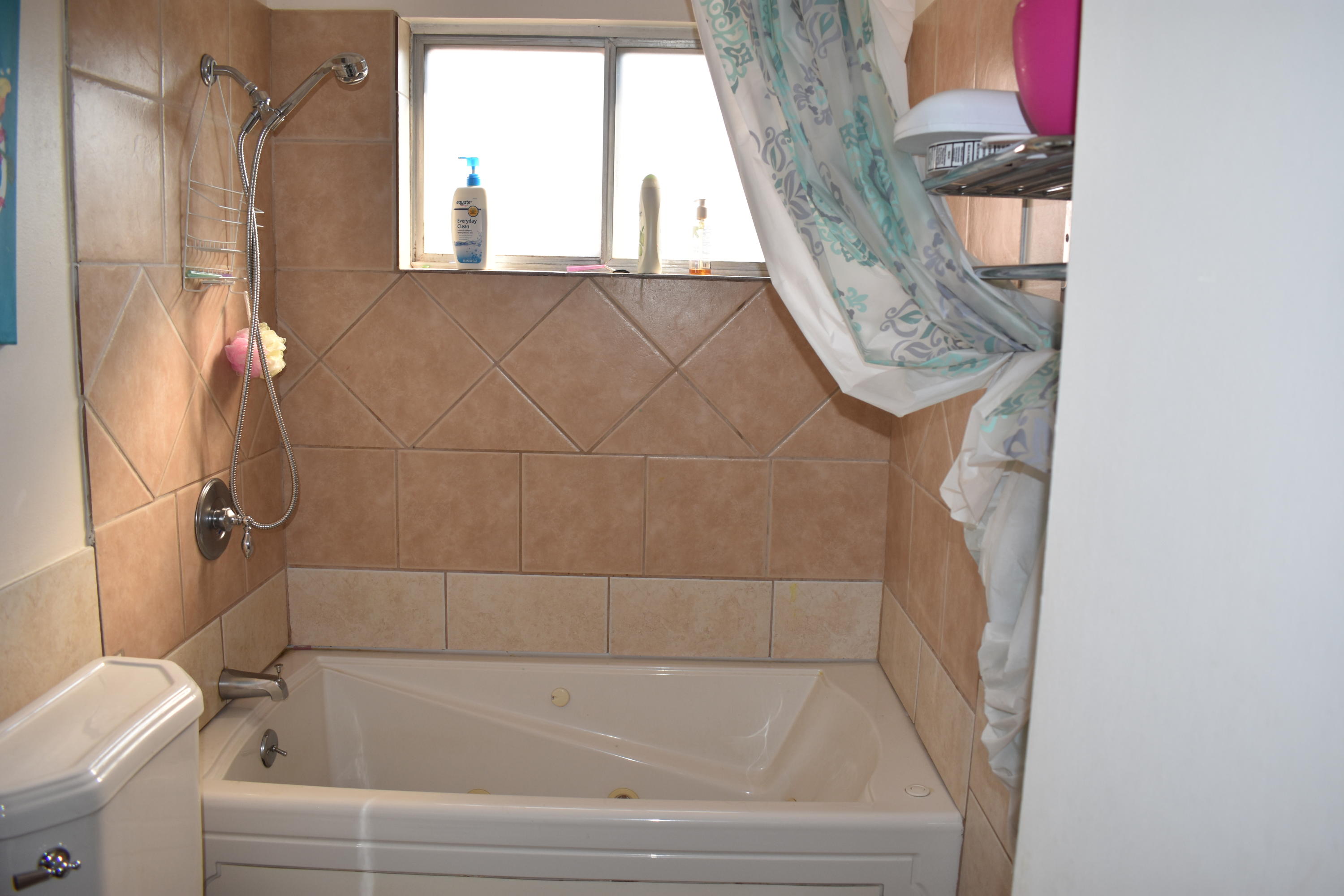 2455 Belladonna Street Redding, CA 96002 - Photo 10 of 26 DSC_0398