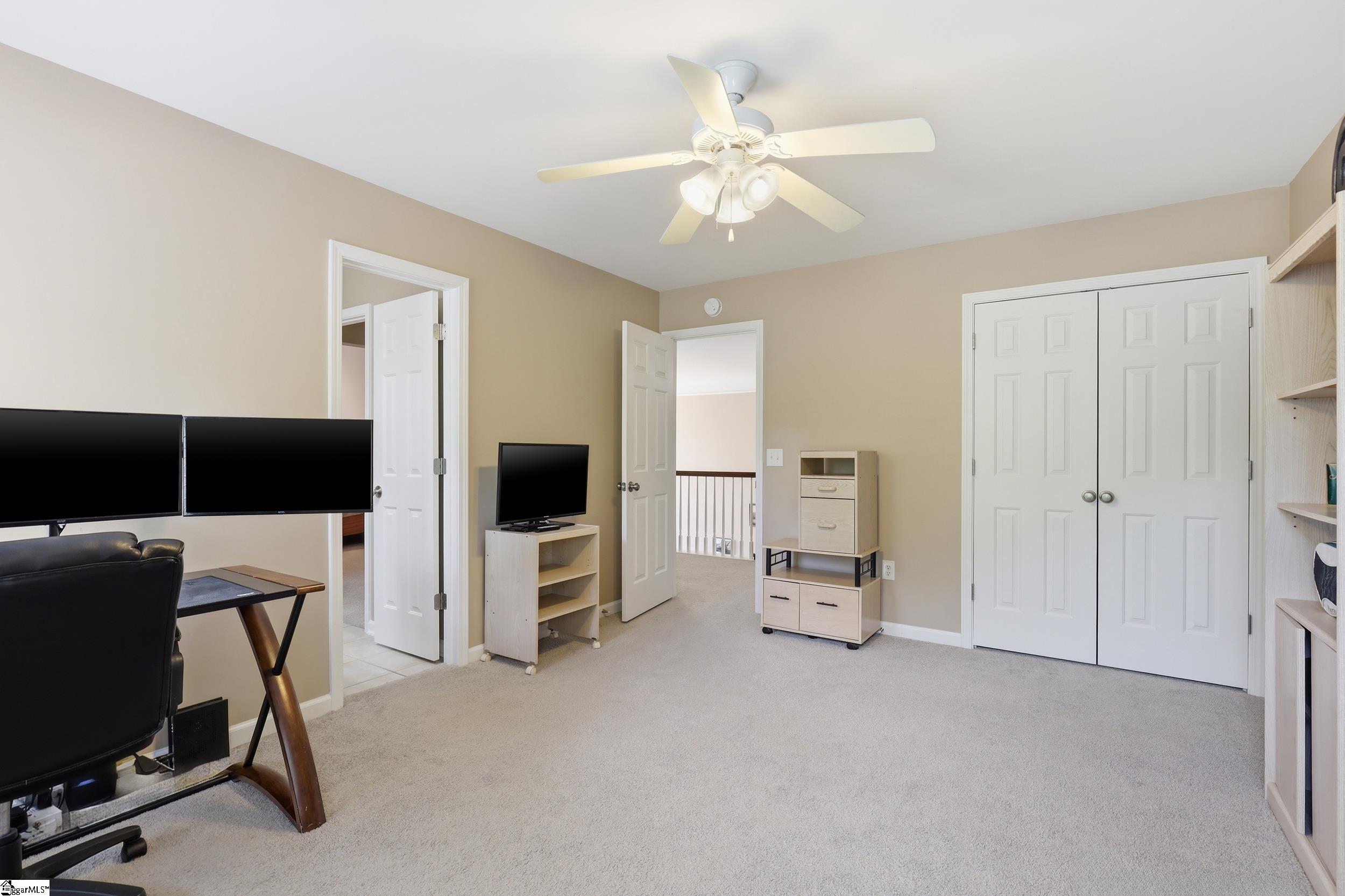 100 Yorkswell Lane Greenville, SC 29607 - Photo 24 of 33