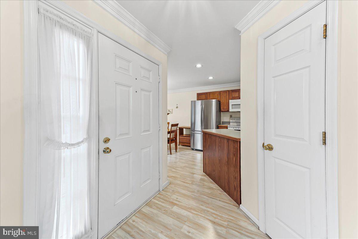 402 Sumner Way West Chester, PA 19382 - Photo 4 of 33 Front door and foyer