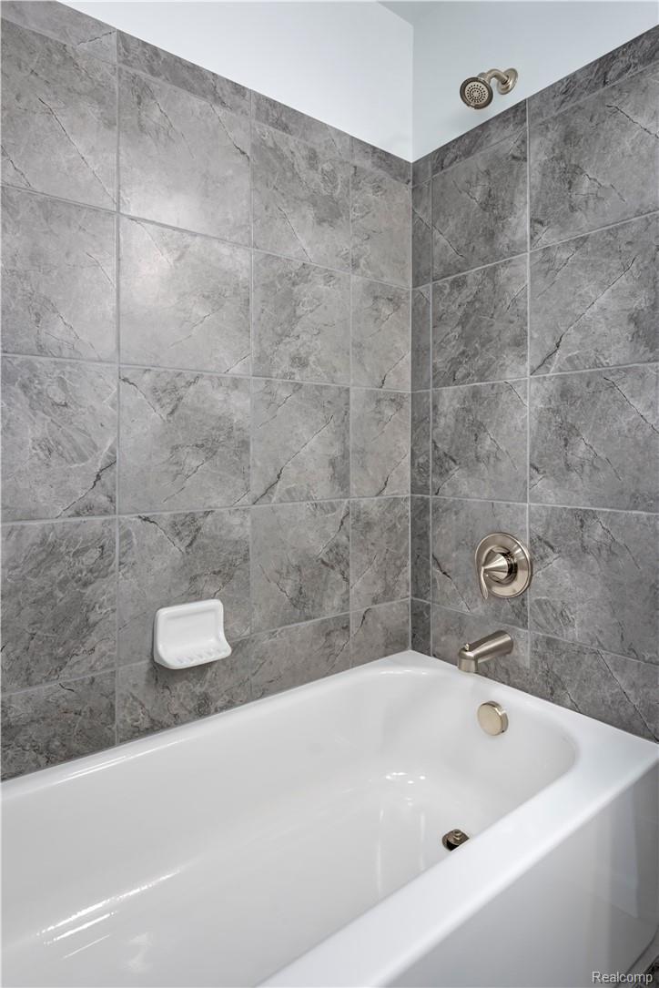2500 Normandy Road, Unit 15 Royal Oak, MI 48073 - Photo 14 of 18 20160719_1091 Sherman Drive FINAL PRINT (9 of 27).jpg