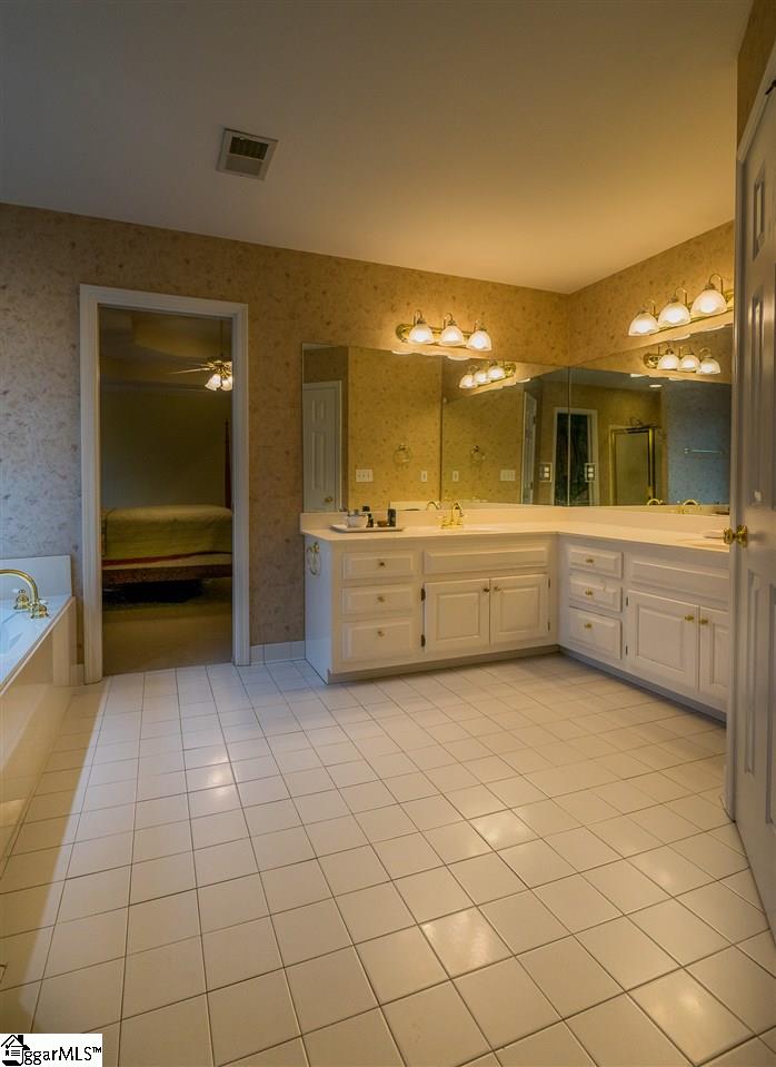 4 Falling Ridge Court Simpsonville, SC 29680 - Photo 33 of 35 Gallery Image 33