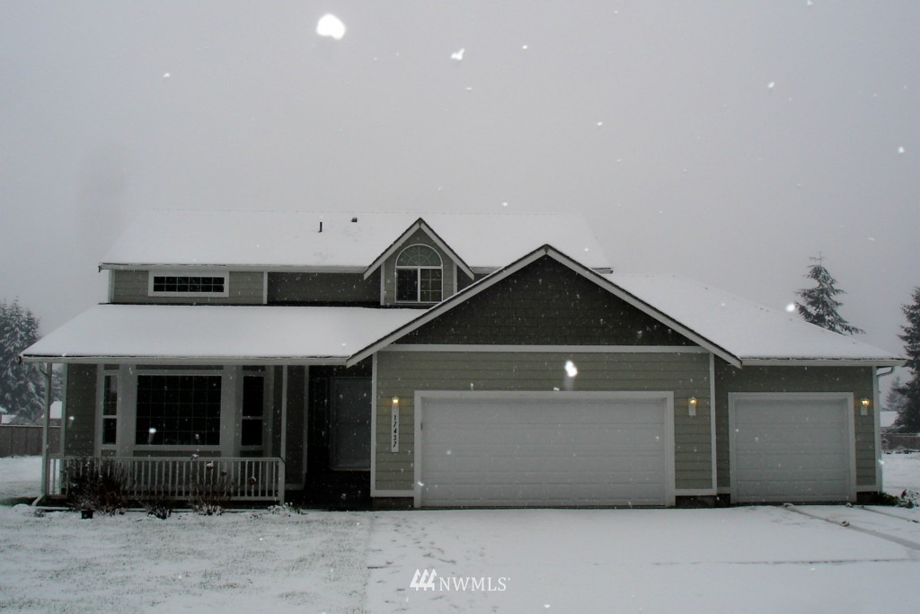 17437 Furman Street Southwest Rochester, WA 98579 - Photo 2 of 15