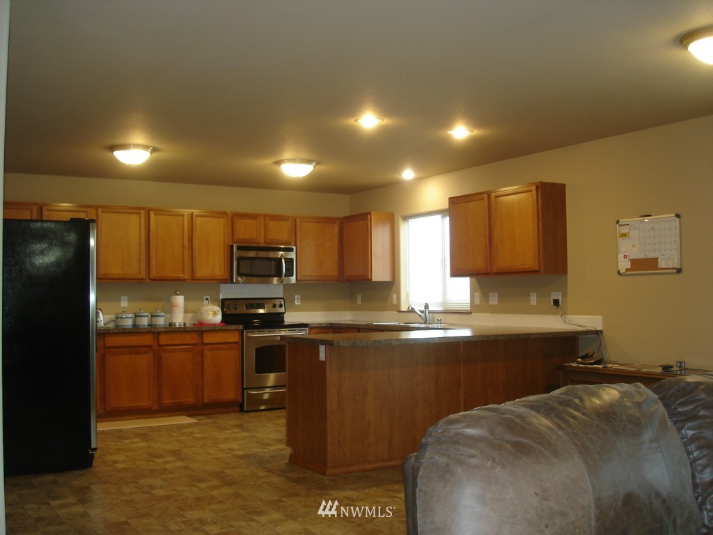 17437 Furman Street Southwest Rochester, WA 98579 - Photo 7 of 15