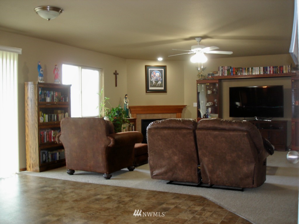 17437 Furman Street Southwest Rochester, WA 98579 - Photo 10 of 15