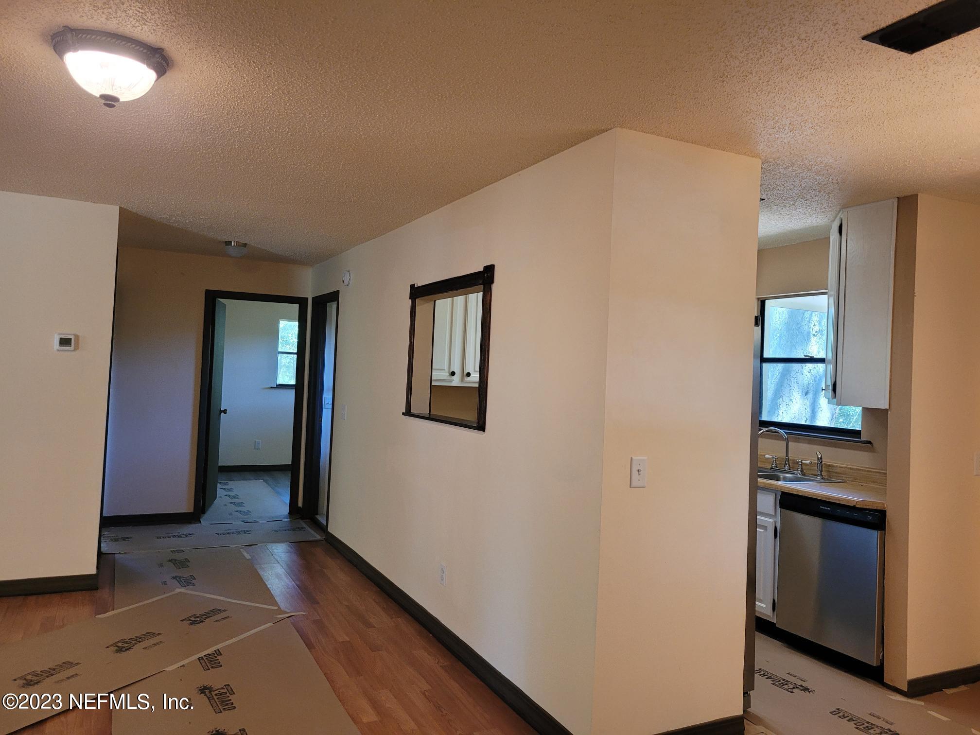 7925 Chateau Drive Jacksonville, FL 32221 - Photo 8 of 24