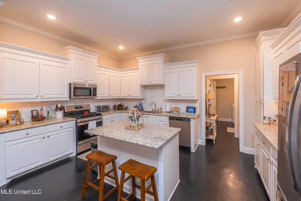 $289,900 | 256 Chartleigh Circle, Canton, MS 39046