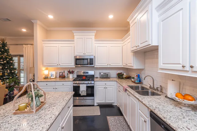 $289,900 | 256 Chartleigh Circle, Canton, MS 39046