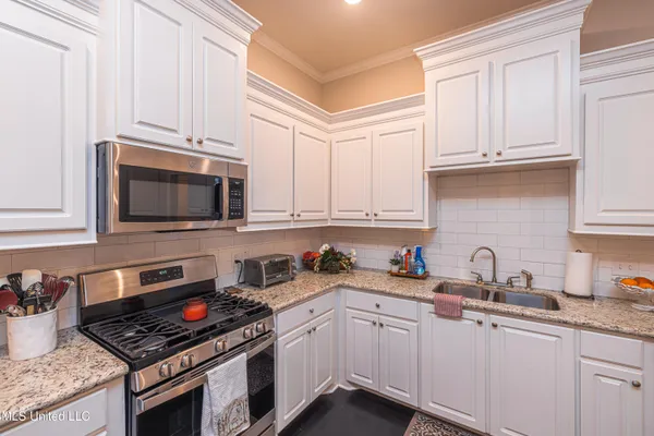 $289,900 | 256 Chartleigh Circle, Canton, MS 39046