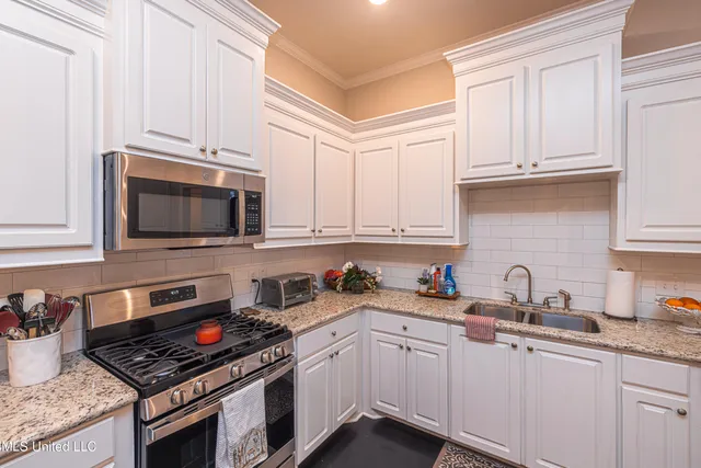 $289,900 | 256 Chartleigh Circle, Canton, MS 39046