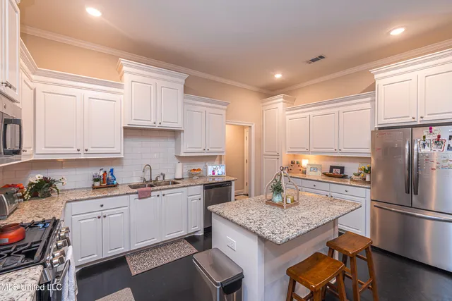 $289,900 | 256 Chartleigh Circle, Canton, MS 39046