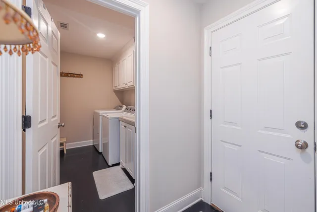 $289,900 | 256 Chartleigh Circle, Canton, MS 39046