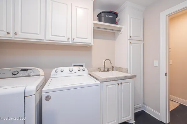 $289,900 | 256 Chartleigh Circle, Canton, MS 39046