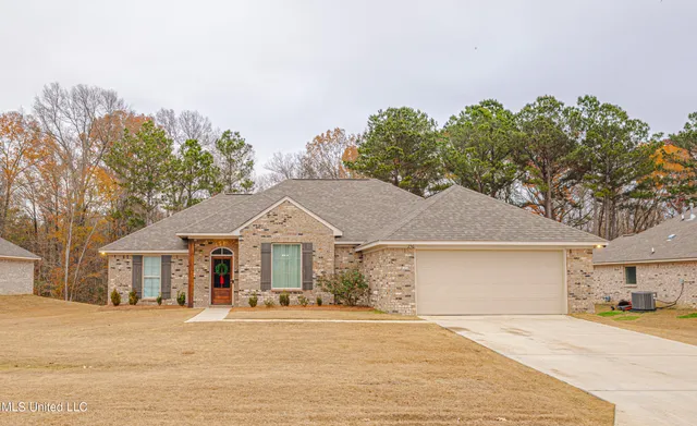 $289,900 | 256 Chartleigh Circle, Canton, MS 39046