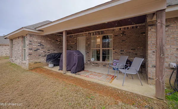 $289,900 | 256 Chartleigh Circle, Canton, MS 39046