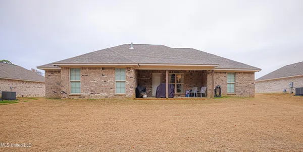 $289,900 | 256 Chartleigh Circle, Canton, MS 39046