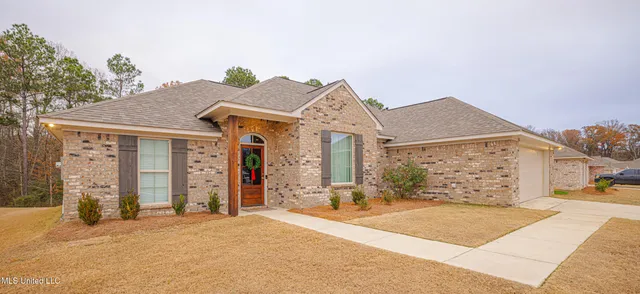 $289,900 | 256 Chartleigh Circle, Canton, MS 39046