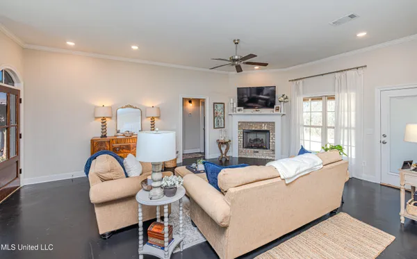 $289,900 | 256 Chartleigh Circle, Canton, MS 39046