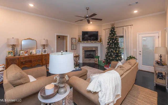 $289,900 | 256 Chartleigh Circle, Canton, MS 39046