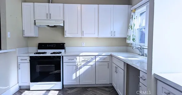 $3,028 | 233 West I Street, Unit 1, Ontario, CA 91762