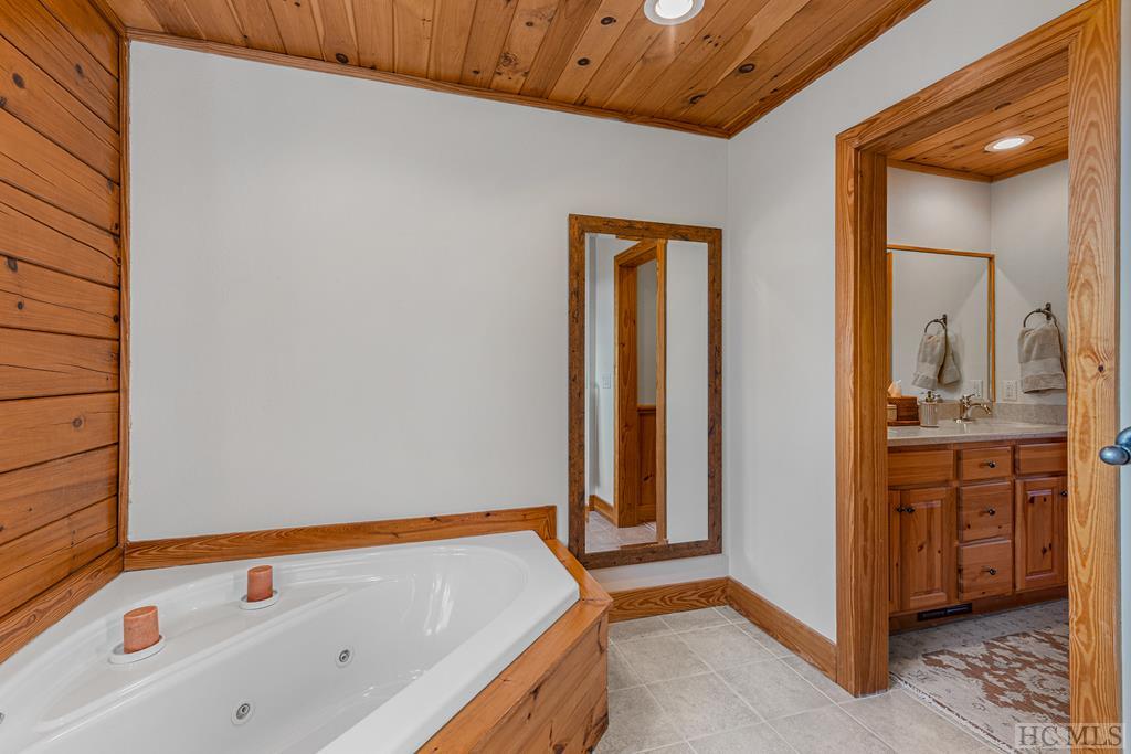 271 B Rendezvous Ridge, Unit B Cashiers, NC 28717 - Photo 23 of 35 Gallery Image 23
