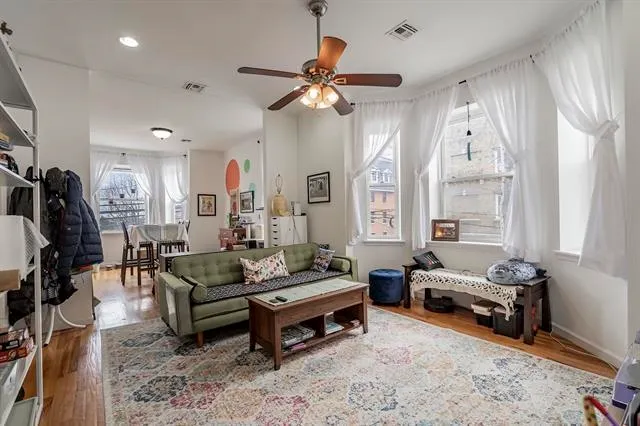 $4,400 | 977 Summit Avenue, Unit 2, Jersey City, NJ 07307