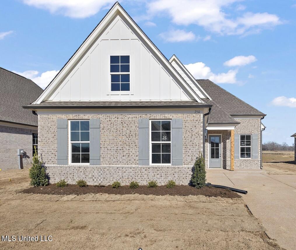 811 Coahoma Court Nesbit, MS 38651 - Photo 1 of 32 Isola