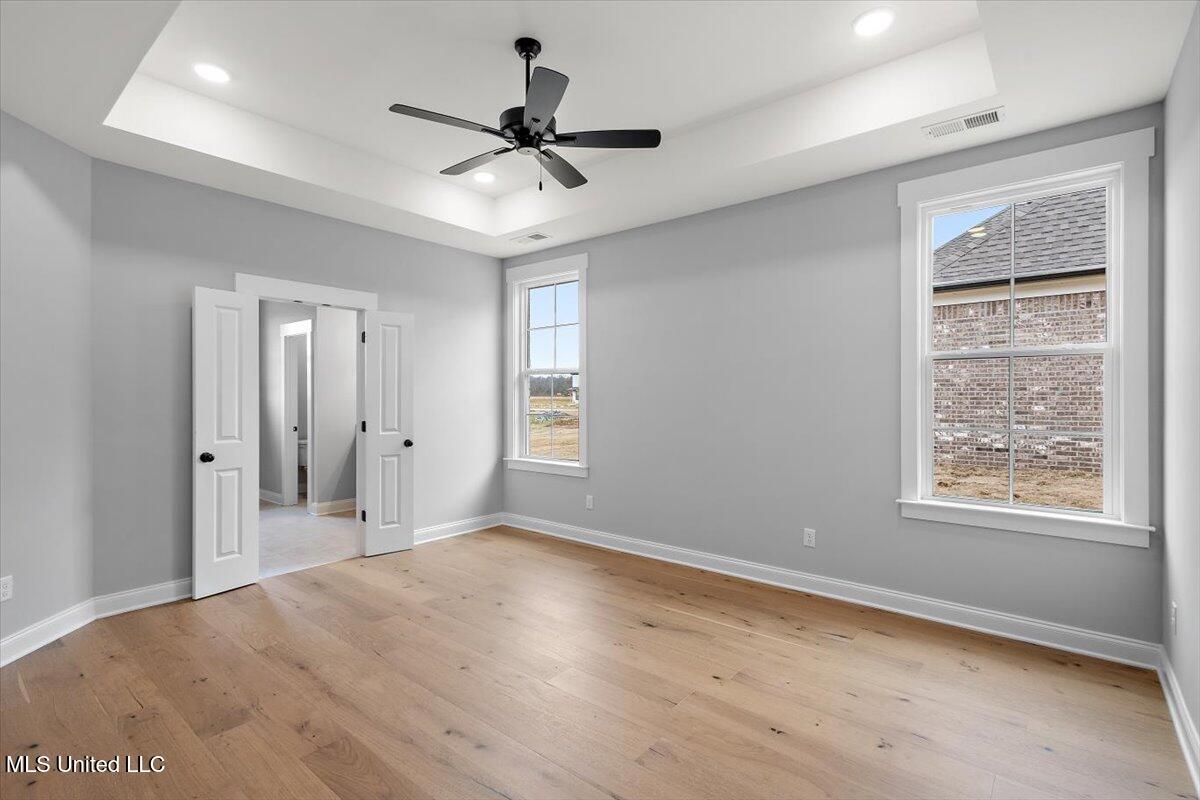 811 Coahoma Court Nesbit, MS 38651 - Photo 13 of 32 Isola