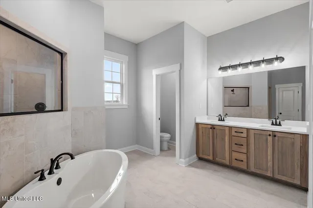 $365,900 | 811 Coahoma Court, Nesbit, MS 38651