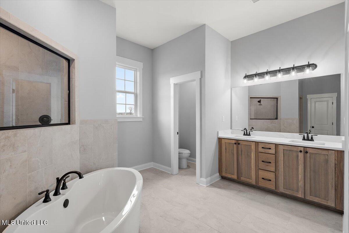 811 Coahoma Court Nesbit, MS 38651 - Photo 15 of 32 Isola