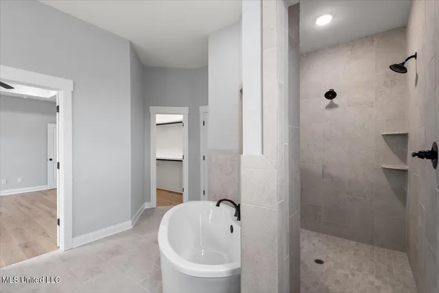 $365,900 | 811 Coahoma Court, Nesbit, MS 38651