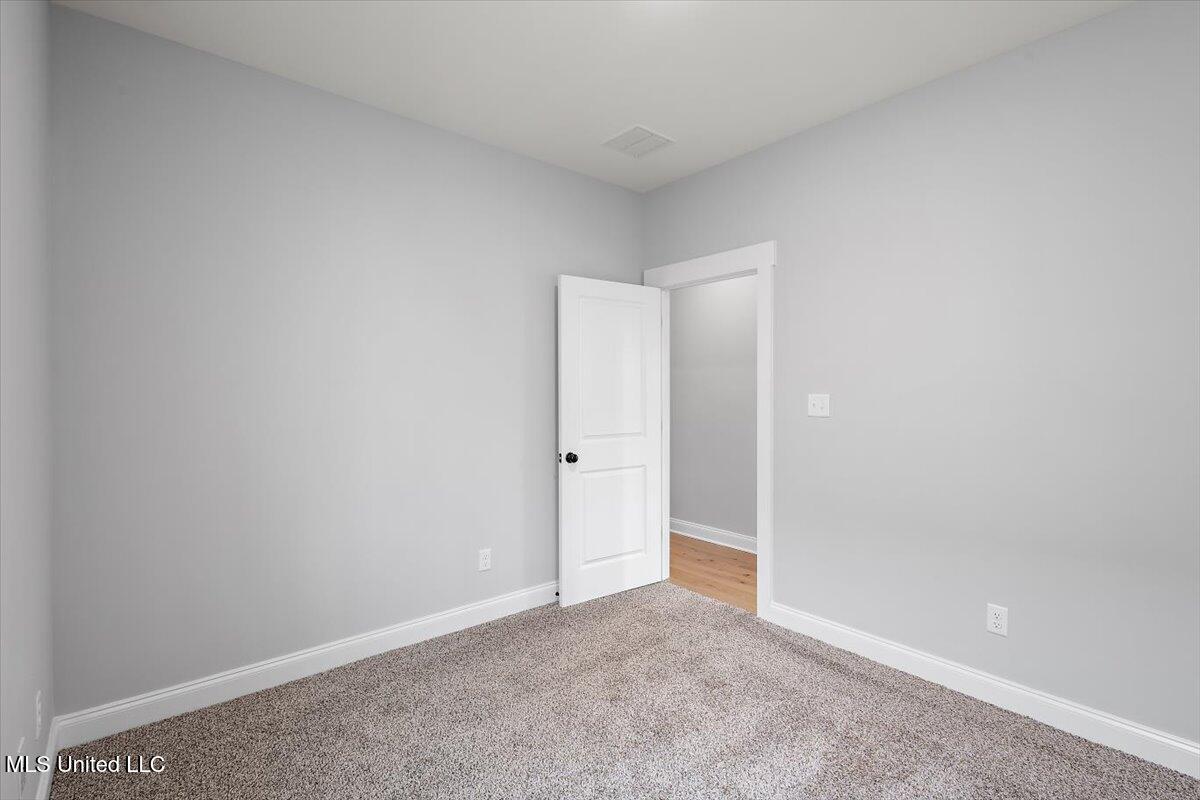 811 Coahoma Court Nesbit, MS 38651 - Photo 23 of 32 Isola