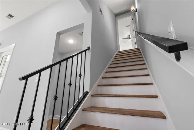 $365,900 | 811 Coahoma Court, Nesbit, MS 38651