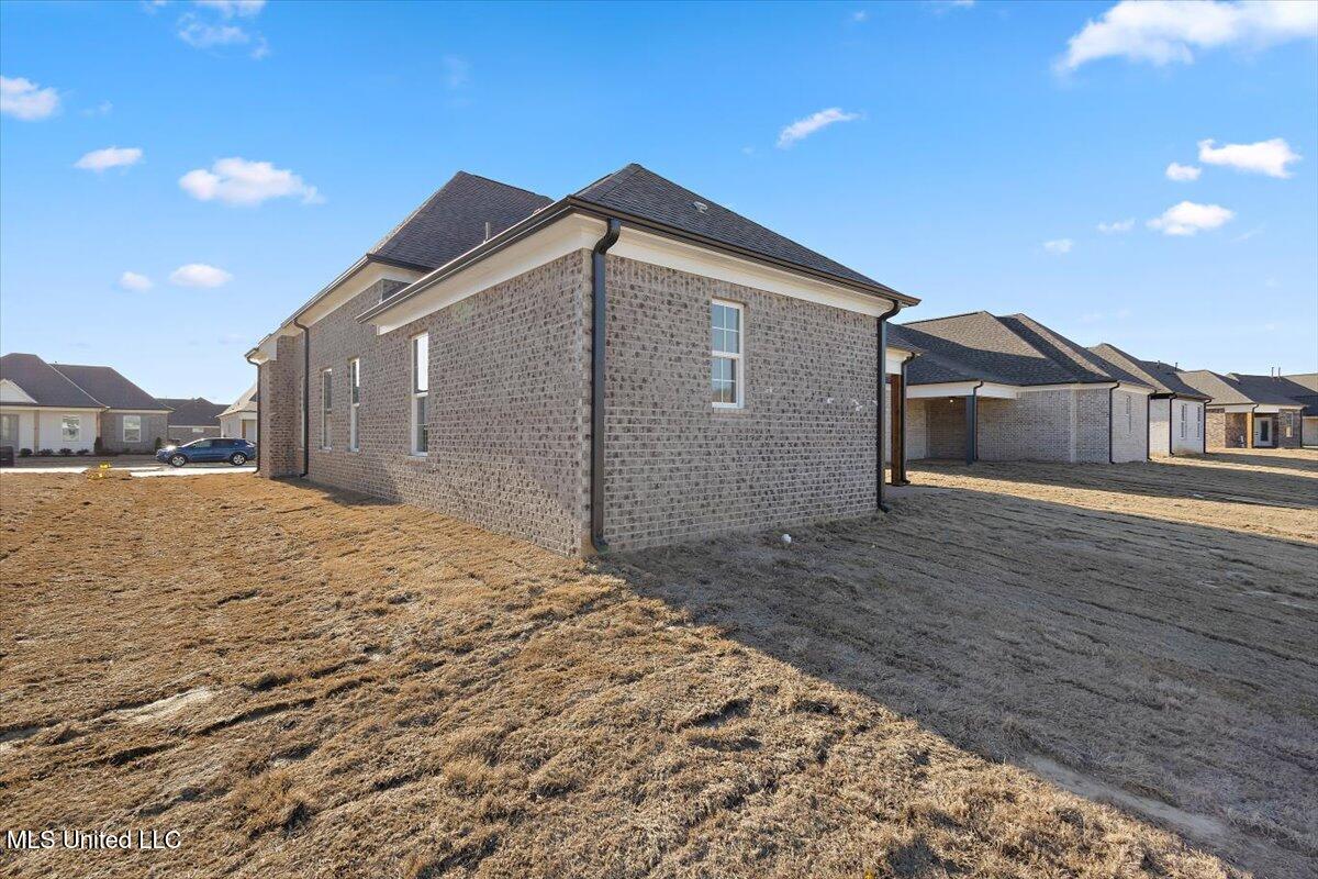 811 Coahoma Court Nesbit, MS 38651 - Photo 31 of 32 Isola