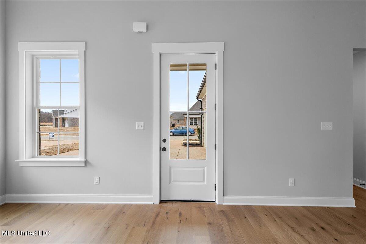 811 Coahoma Court Nesbit, MS 38651 - Photo 7 of 32 Isola