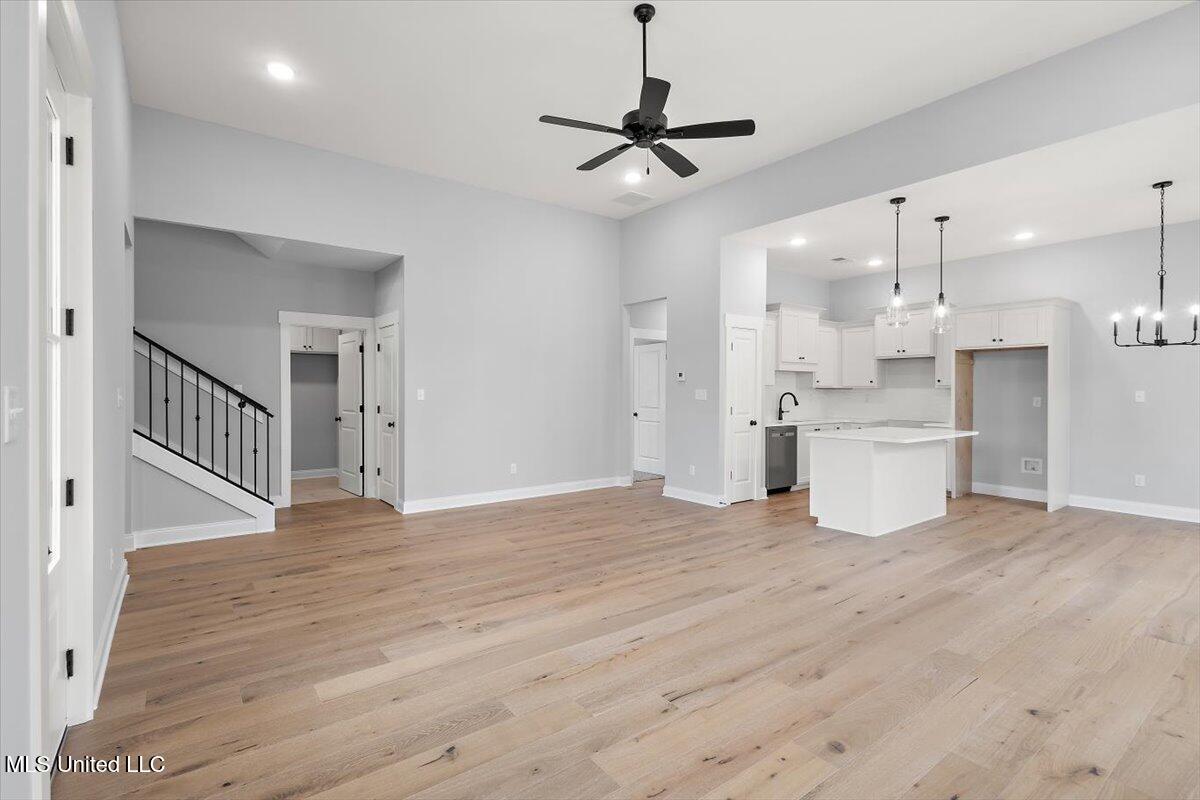 811 Coahoma Court Nesbit, MS 38651 - Photo 8 of 32 Isola