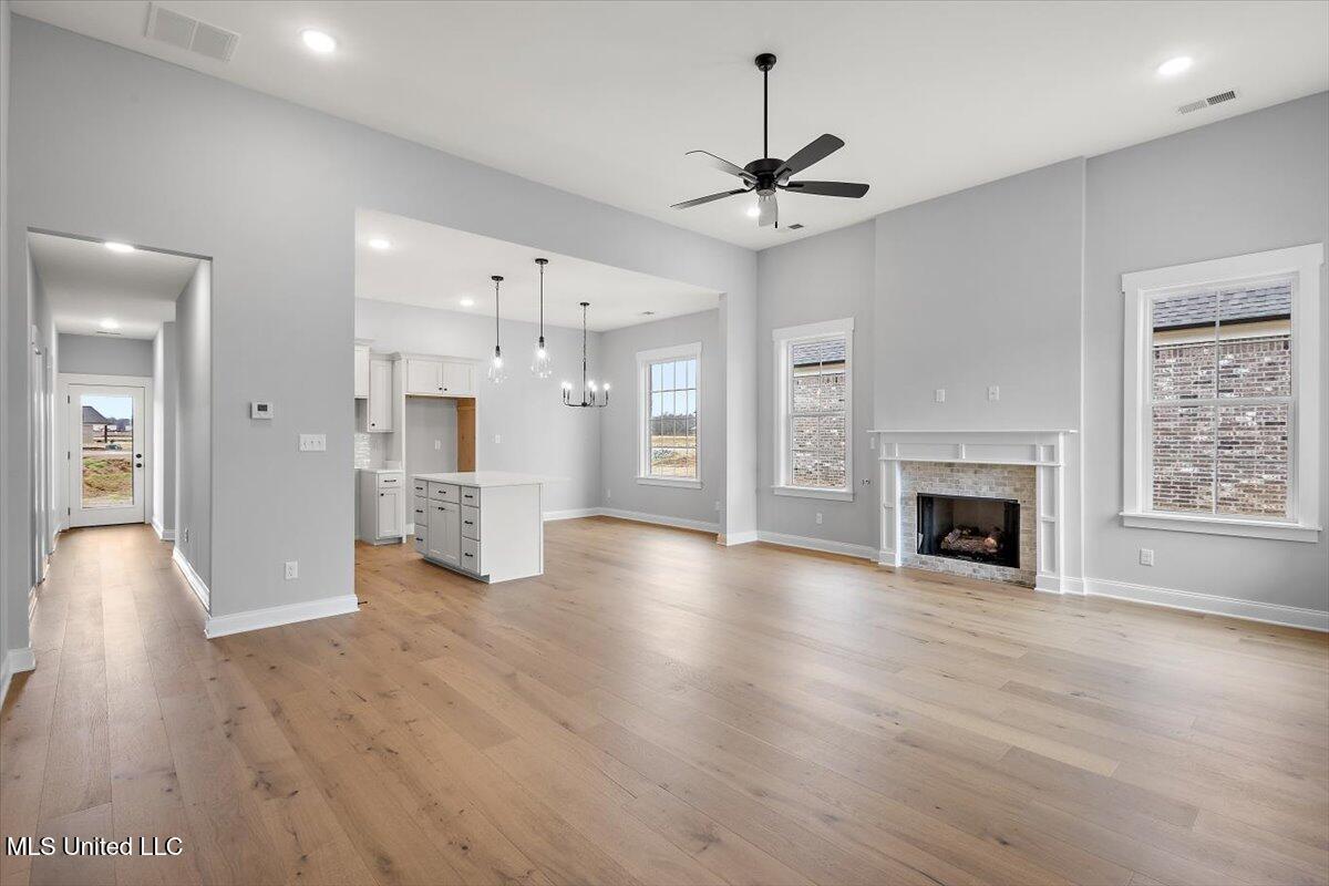 811 Coahoma Court Nesbit, MS 38651 - Photo 9 of 32 Isola