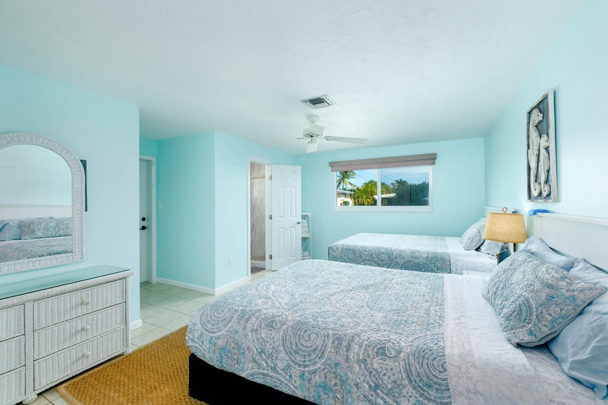 261-271 9th Street Key Colony Beach, FL 33051 - Photo 45 of 68 271 9th Spacious Ensuite Bedroom