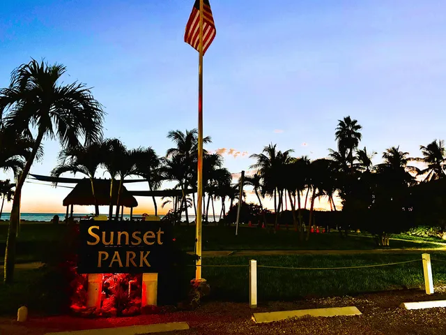 $1,700,000 | 261-271 9th Street, Key Colony Beach, FL 33051