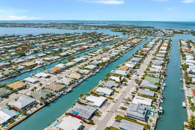 $1,700,000 | 261-271 9th Street, Key Colony Beach, FL 33051
