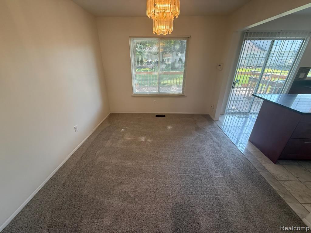 28144 Yorktown Road Farmington, MI 48331 - Photo 3 of 25 Dining area