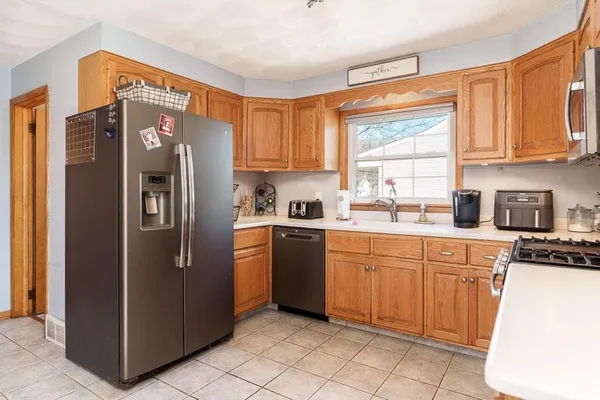 $225,000 | 925 Westchester Drive, Rockford, IL 61107