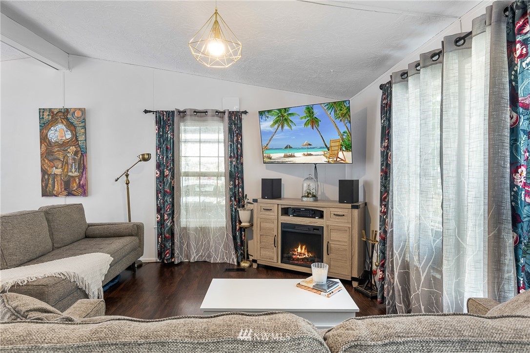 375 Union Avenue Southeast, Unit 7 Renton, WA 98059 - Photo 4 of 34 Gallery Image 4