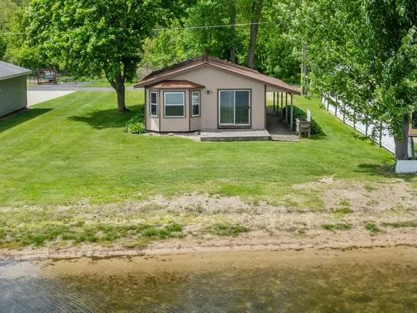$329,900 | 9048 Loveless Drive Northeast, Rockford, MI 49341