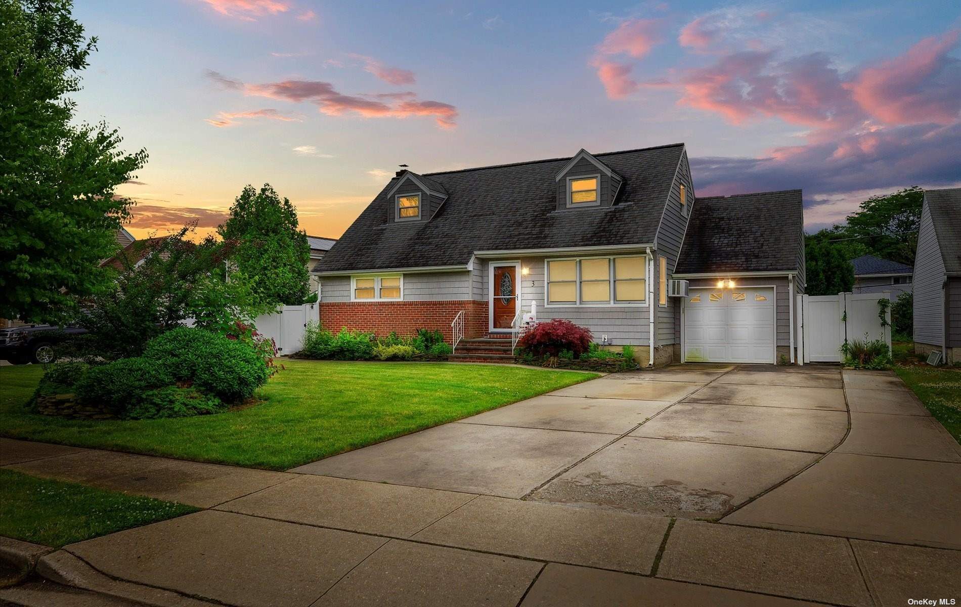a front view of house with yard