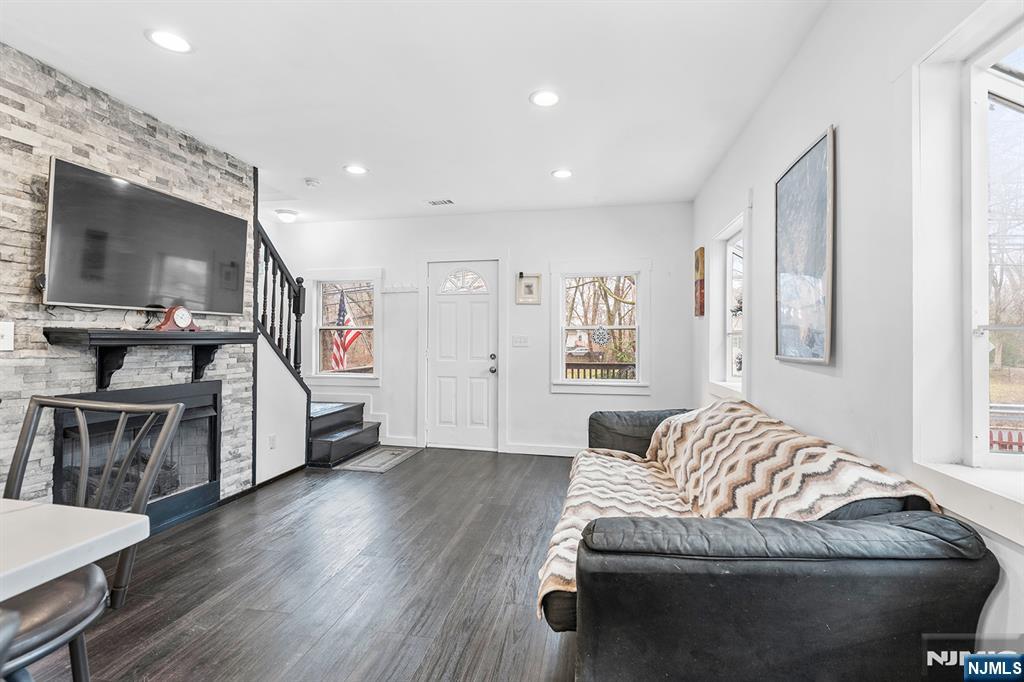 111 Doty Road Oakland, NJ 07436 - Photo 10 of 41