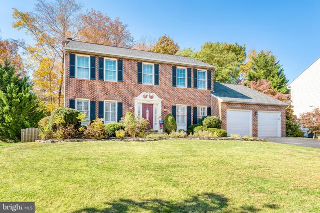 $924,900 | 15277 Surrey House Way, Centreville, VA 20120