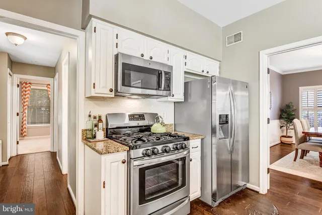 $924,900 | 15277 Surrey House Way, Centreville, VA 20120